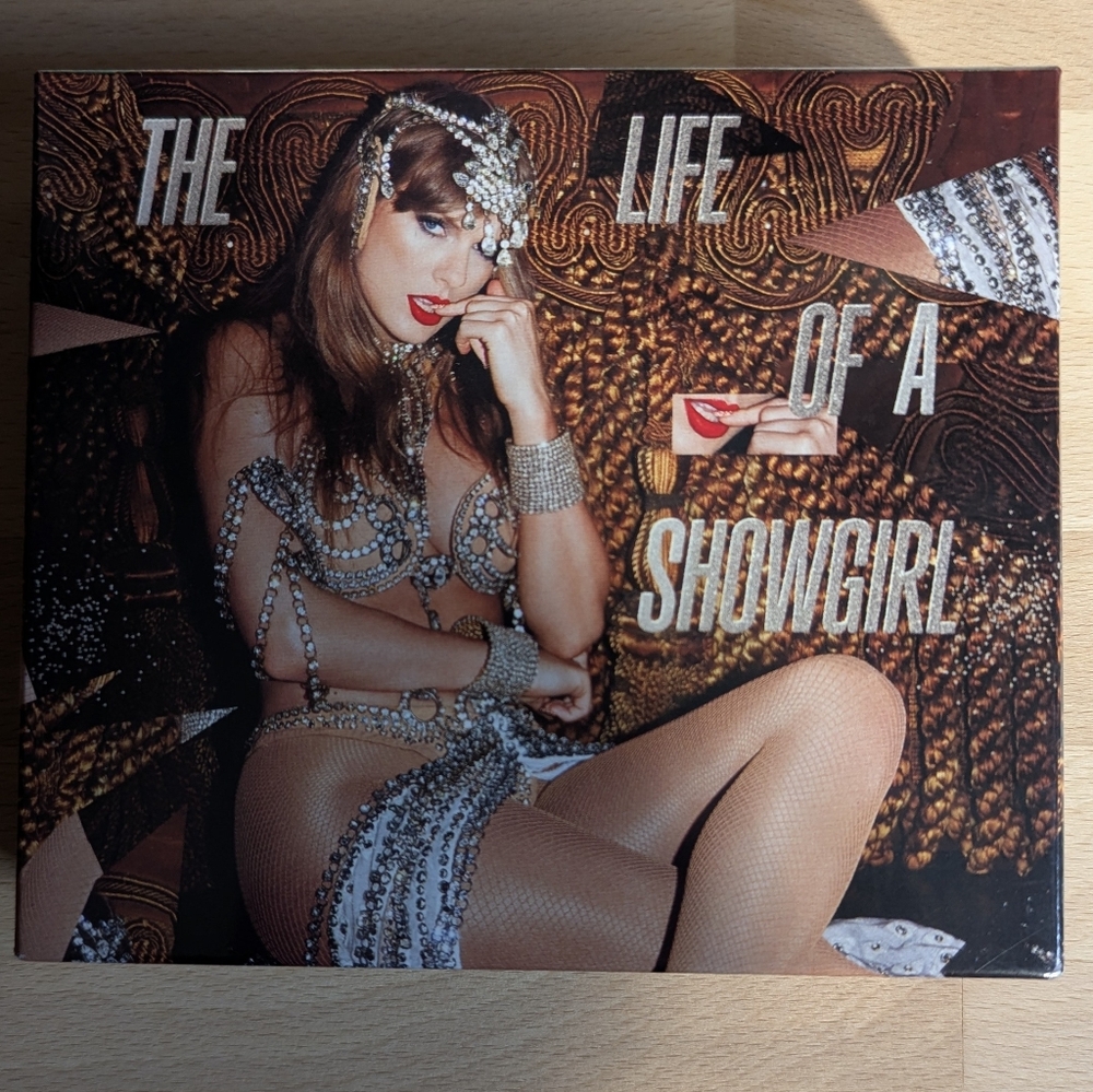 The Life of a Showgirl: It’s Beautiful Edition Limited Release Deluxe CD - Picture 2 of 2